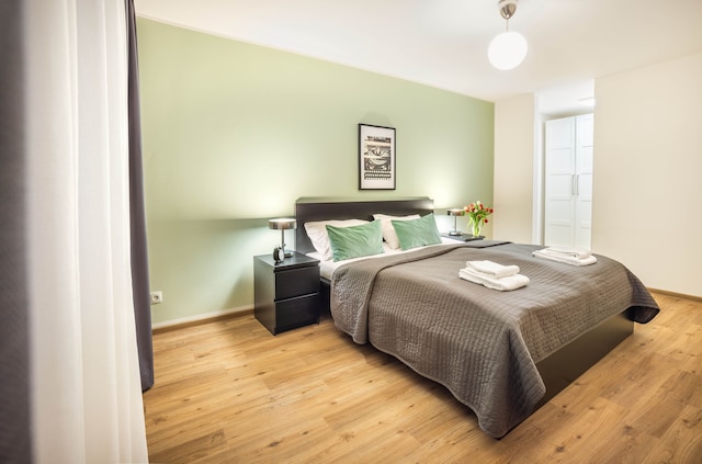 イミーズ アパートメンツ ロリー