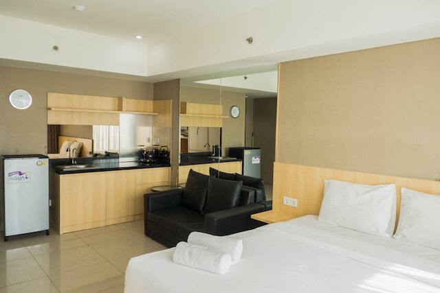 ストラテジック スタジオ アパートメント、タマンサリ ラ グランデ、BIP 近く