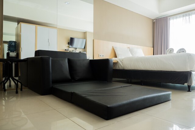 ストラテジック スタジオ アパートメント、タマンサリ ラ グランデ、BIP 近く