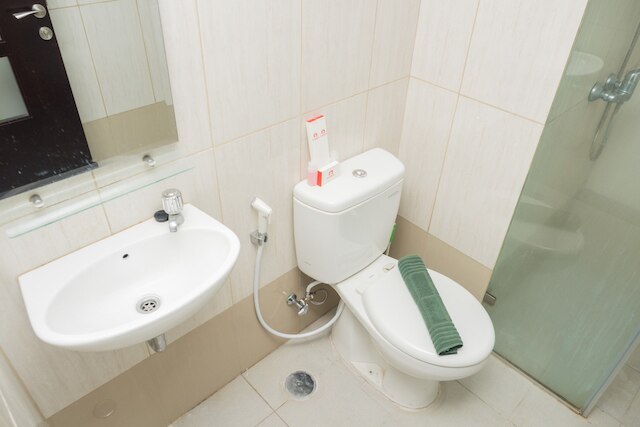 ストラテジック スタジオ アパートメント、タマンサリ ラ グランデ、BIP 近く