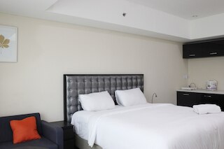 ストラテジック スタジオ ルーム タマンサリ ラ グランデ アパートメント