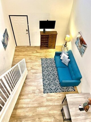 セカンド アベニュー ロフツ ダウンタウン