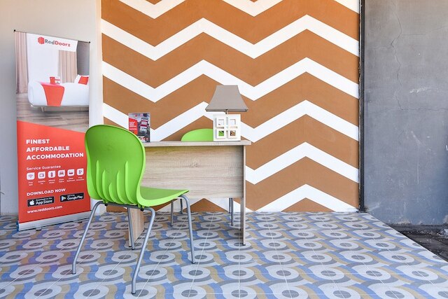 レッドドアーズ プラス ニア ジャラン イマム ボンジョル デンパサール