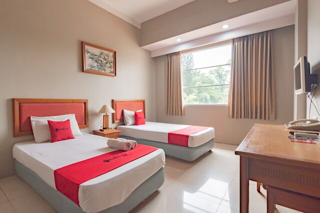 レッドドアーズ ニア インスチチュート テクノロジ バンドン 2