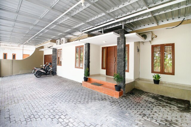 レッドドアーズ アット ジャラン パラガン