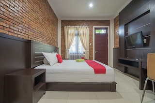 レッドドアーズ プラス ニア ケンブリッジ シティ スクエア 2