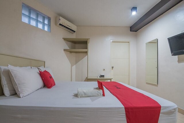 レッドドアーズ プラス ニア ミュージアム ジオロジ バンドン