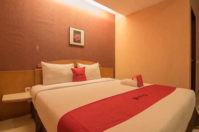 レッドドアーズ プラス アット チパガンティ ストリート 3