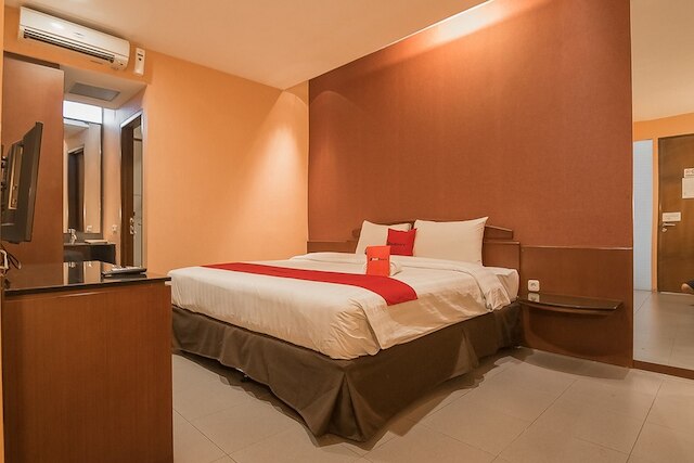 レッドドアーズ プラス アット チパガンティ ストリート 3