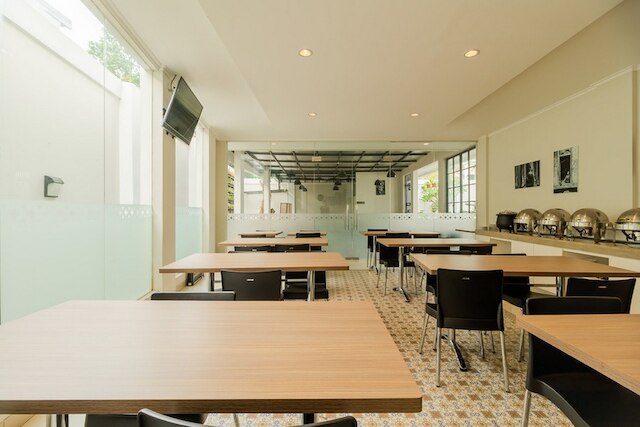 レッドドアーズ プラス ニア リッポー モール ケマン 2