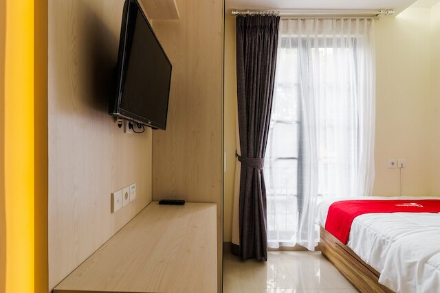 レジデンスィズ バイ レッドドアーズ アット グントゥル ラヤ セティアブディ