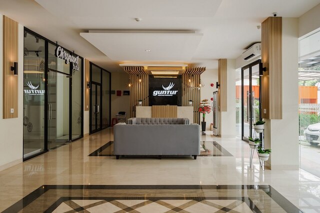 レジデンスィズ バイ レッドドアーズ アット グントゥル ラヤ セティアブディ