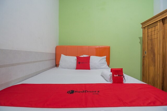 レッドドアーズ ニア エグジット トール パスツール 3