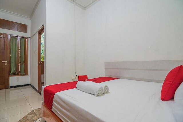 レッドドアーズ ニア エグジット トール パスツール 3