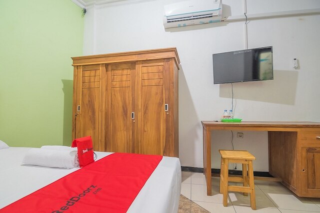 レッドドアーズ ニア エグジット トール パスツール 3