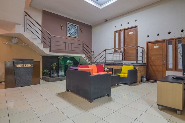 レッドドアーズ ニア エグジット トール パスツール 3