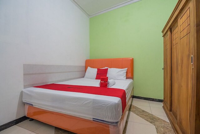 レッドドアーズ ニア エグジット トール パスツール 3