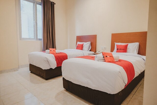 レッドドアーズ プラス ニア プラザ ブロック M