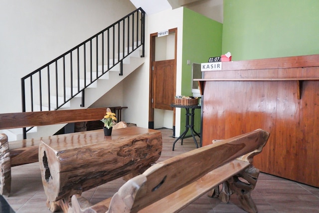 レッドドアーズ シャリア ニア エグクッT トル マデヨプロ