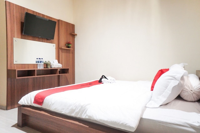 レッドドアーズ シャリア ニア エグクッT トル マデヨプロ