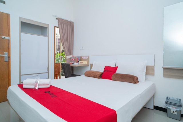 レッドドアーズ シャリアー ニア トランスマート MX マラン