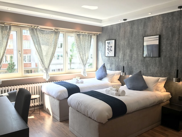 マイクのフォー - ホステル