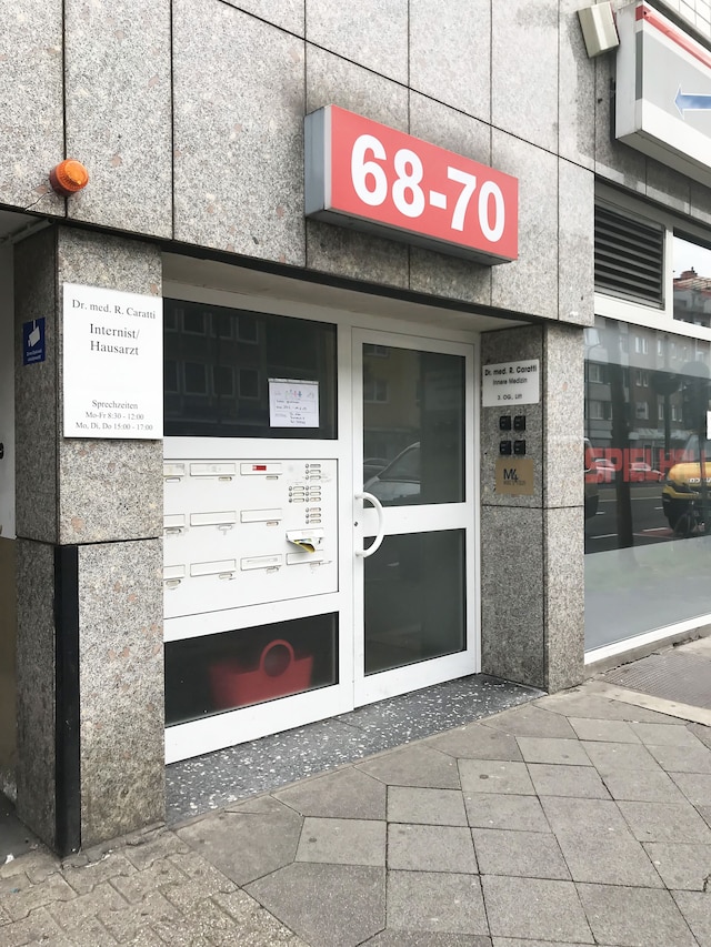 マイクのフォー - ホステル