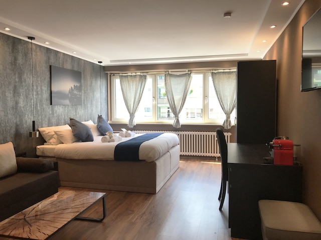 マイクのフォー - ホステル