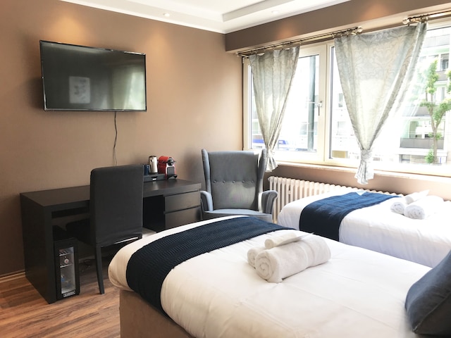 マイクのフォー - ホステル