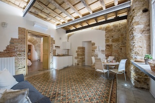 スタイリッシュ ハウス イン フロント オブ カサ プロフェッサ