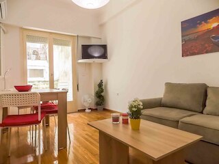 デルベニオンアテネ コージー アパートメント