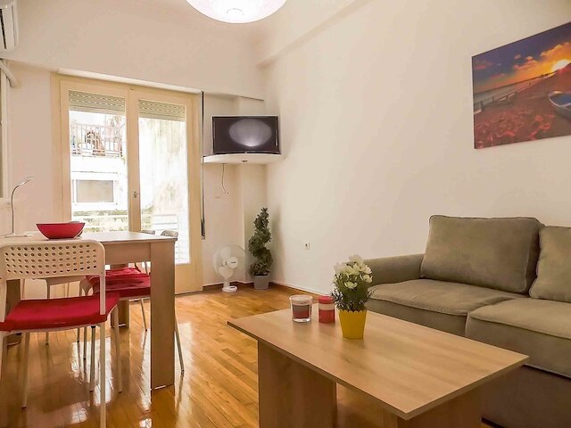 デルベニオンアテネ コージー アパートメント