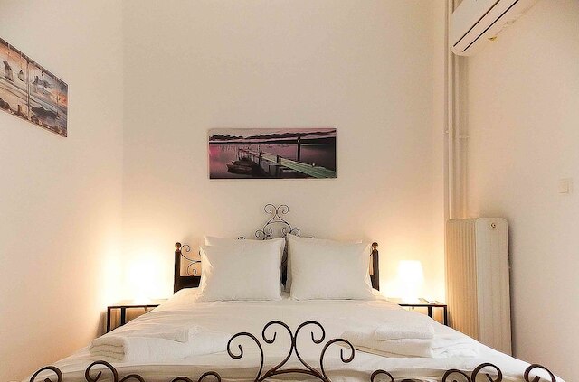 デルベニオンアテネ コージー アパートメント