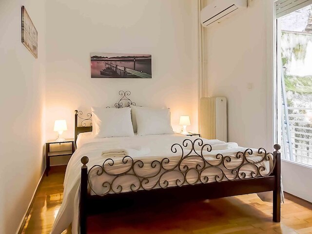 デルベニオンアテネ コージー アパートメント