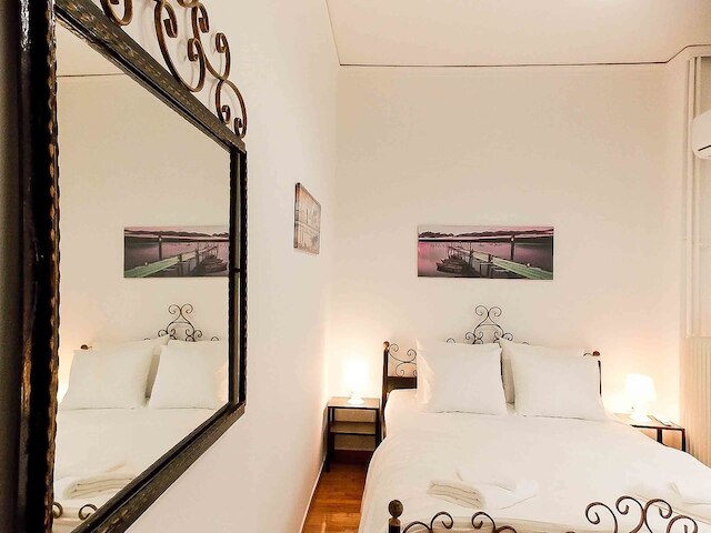 デルベニオンアテネ コージー アパートメント