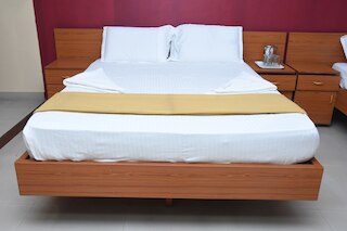 ホテル スルヤ レジデンシー マジェスティック