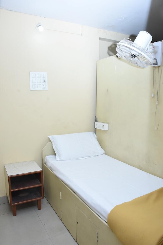 ホテル スルヤ レジデンシー マジェスティック