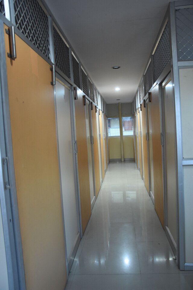 ホテル スルヤ レジデンシー マジェスティック