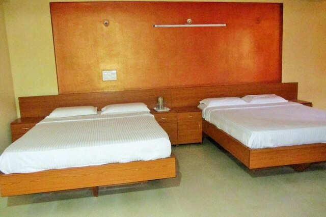 ホテル スルヤ レジデンシー マジェスティック