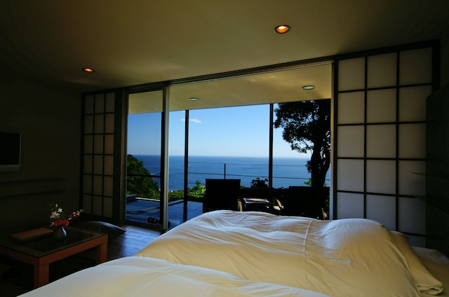 源泉と離れのお宿 月