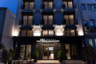 メグ ホテル