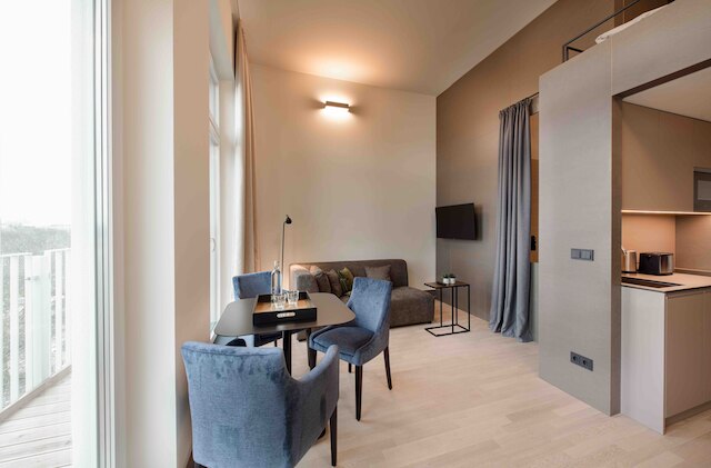 オーバーデック スタジオ アパートメント ハウス