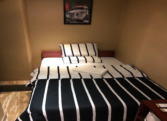 リッチ ホステル (富裕賓館)