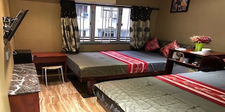 リッチ ホステル (富裕賓館)