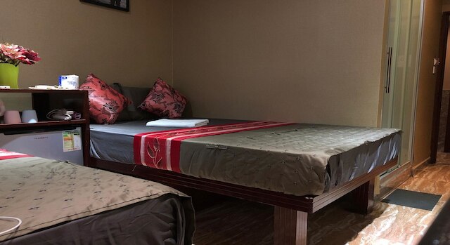 リッチ ホステル (富裕賓館)