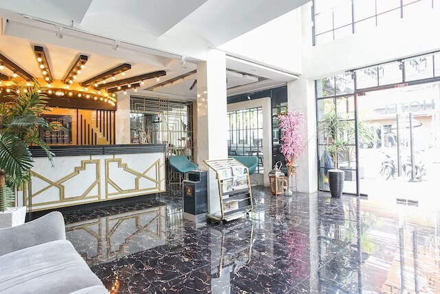 ホテル サブリナ マカッサル