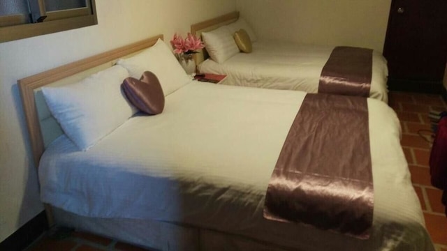 ロン シュー シア B&B (榕樹下民宿)