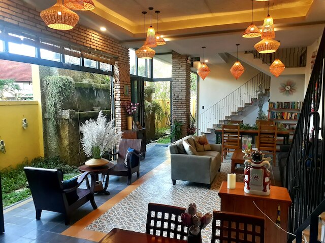 ピンク チューリップ ホイ アン