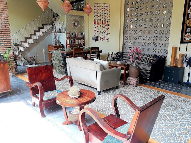 ピンク チューリップ ホイ アン