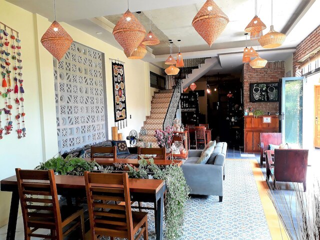 ピンク チューリップ ホイ アン